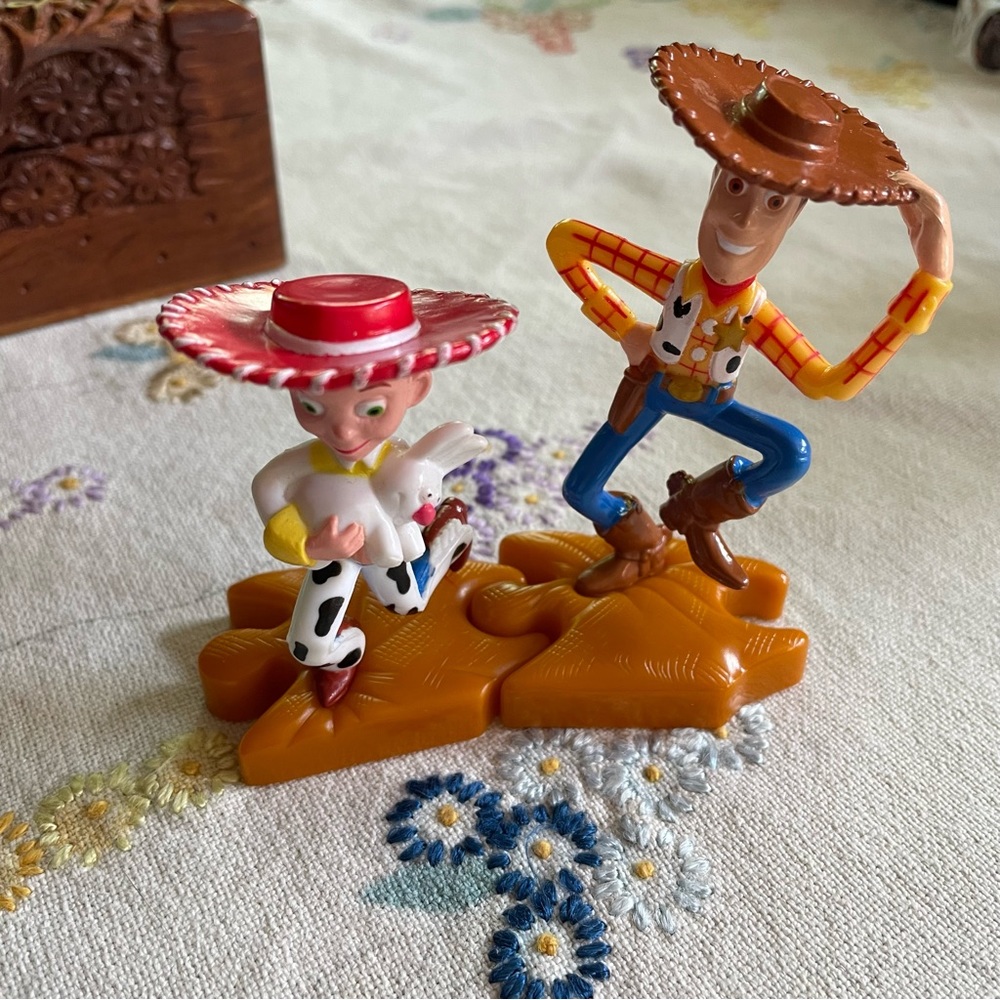 Vintage Disney Toy Story 2 McDonald's Happy Meal Interlocking Woody & Jessie 4" - Picture 9 of 11
